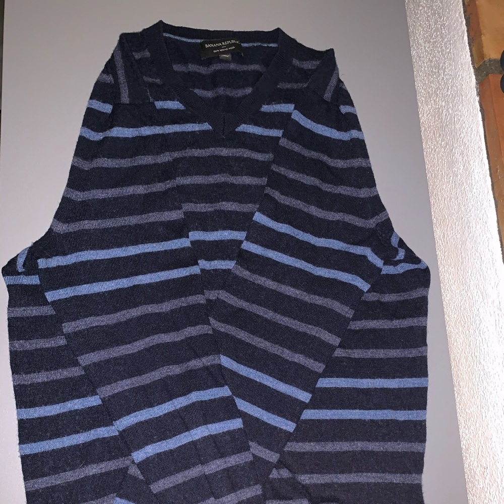 Banana Republic 100% Merino Wool, Medium, Blue and Grey Sweater.